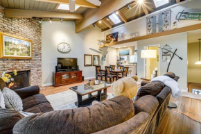 Renovated Condo about 1 Mi to Diamond Peak Ski Resort!